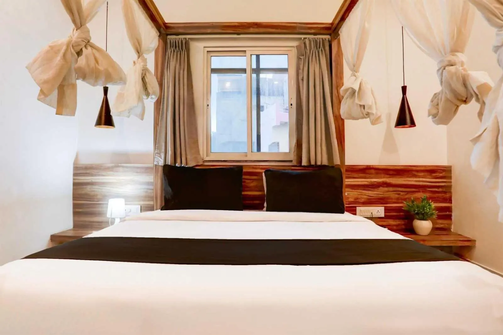 Hotel O Blue Mountain Udaipur