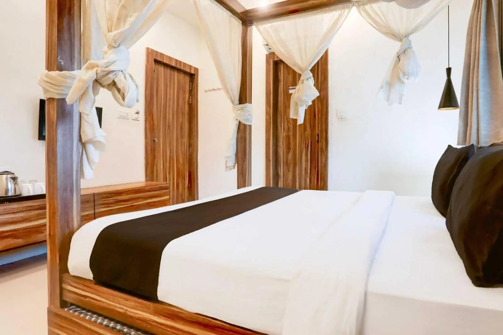 Hotel O Blue Mountain Udaipur